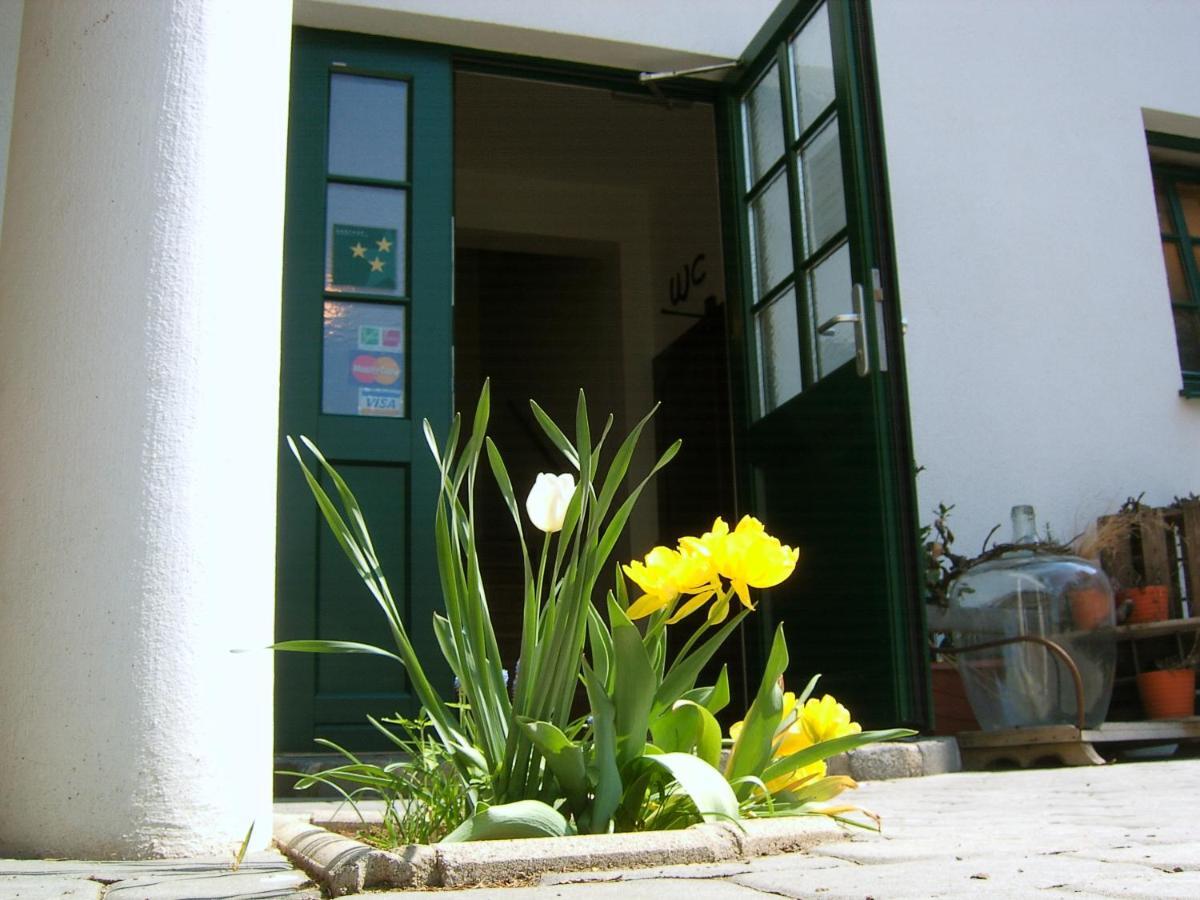 Hanfthal-Hof Laa an der Thaya Buitenkant foto